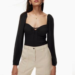 Aritzia novella top size small.